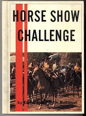 Imagen del vendedor de HORSE SHOW CHALLENGE a la venta por Windy Hill Books