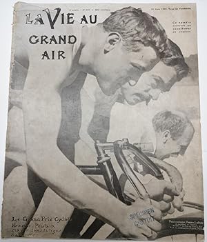 Bild des Verkufers fr La Vie Au Grand Air. Magazine Sportif Illustr. 8me Anne. N355 : 30 Juin 1905 :Le grand Prix Cycliste. Kramer Poulain. Mayer dans la ligne d'arrive. zum Verkauf von JOIE DE LIRE