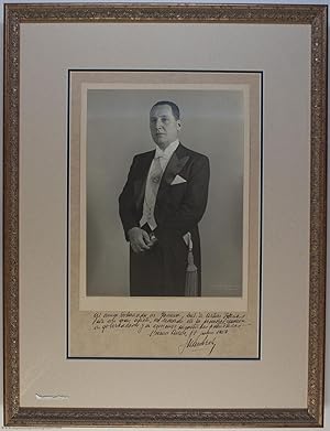 Superb pair of portraits, signed and inscribed (Juan Domingo, 1895-1975, President of Argentina) ...