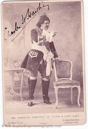 Bild des Verkufers fr Superb cabinet photo by Alfred Ellis signed (Sir Charles Henry, 1858-1923, Actor-Manager and Light Comedian) zum Verkauf von Sophie Dupre  ABA ILAB PADA