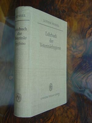 Bild des Verkufers fr Lehrbuch der Veterinrhygiene. Mit 360 schwarzen und farbigen Abbildungen im Text und auf XIII Tafeln. zum Verkauf von Antiquariat Tarter, Einzelunternehmen,