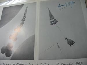 Imagen del vendedor de DECEMBER 31 1959 AVEC LES VOEUX DE CHARLES ET AUDOUIN DOLLFUS SIGNED AUTOGRAPH PHOTO OF DOLLFUS ASCENDING 42,000' USING 105 BALLOONS a la venta por Katz Fine Manuscripts Inc.