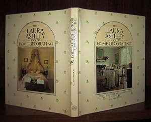 Immagine del venditore per LAURA ASHLEY BOOK OF HOME DECORATING venduto da Rare Book Cellar