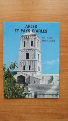 Seller image for ARLES ET PAYS D'ARLES for sale by KEMOLA