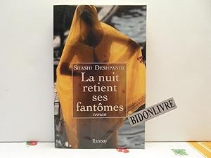 Seller image for La nuit retient ses fantomes for sale by Bidonlivre