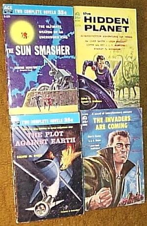 Imagen del vendedor de D- 351: The Sun Smasher / Starhaven; D-354: The Hidden Planet; D-358: Recruit for Andromeda / The Plot Against Earth; D-366: The Invaders are Coming; a la venta por Virtual Books