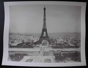 Fotografie: Paris. Parc du Champ de Mars et la Tour Eiffel. Plattennummer: 1498. Fotograf: "X. Ph...