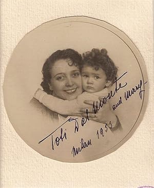 Autograph / signed photograph of the Italian soprano and opera singer, Toti Dal Monte, dated Mila...