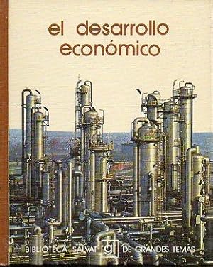 Imagen del vendedor de EL DESARROLLO ECONMICO. Entrevista con Walt Withmann Rostow. a la venta por angeles sancha libros