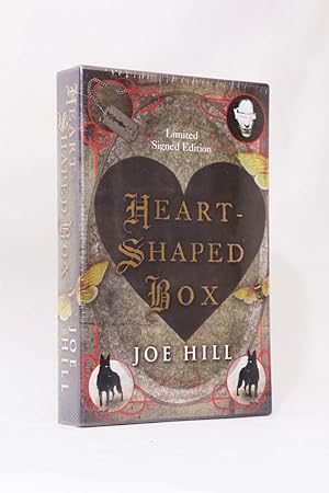 Bild des Verkufers fr Heart Shaped Box - SOLD OUT LIMITED EDITION zum Verkauf von THE BOOKSNIFFER