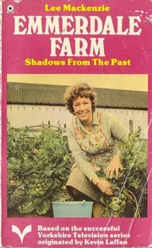 Imagen del vendedor de Emmerdale Farm 10 Shadows from the Past a la venta por Caerwen Books