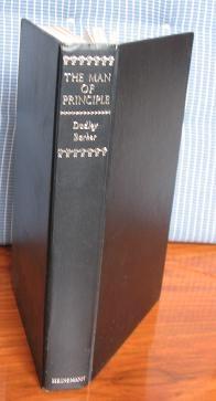 Imagen del vendedor de The Man of Principle: A View of John Galsworthy a la venta por C L Hawley (PBFA)
