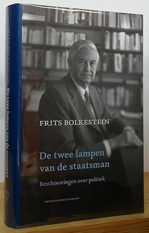 Seller image for De twee lampen van de staatsman: Beschouwingen over Politiek for sale by Stephen Peterson, Bookseller