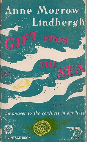 Imagen del vendedor de Gift From The Sea a la venta por BYTOWN BOOKERY
