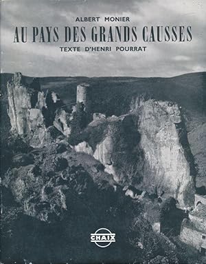 Seller image for Au pays des Grands Causses for sale by LIBRAIRIE GIL-ARTGIL SARL