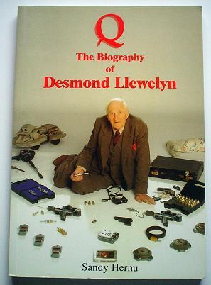 Image du vendeur pour Q. The biography of Desmond Llewelyn. mis en vente par Paul Foster. - ABA & PBFA Member.
