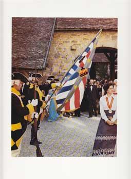 Imagen del vendedor de Chteau du Clos de Vougeot U.S. Bicentennial Celebration. Menu cover for the Confrrie des Chevaliers du Tastevin. a la venta por Wittenborn Art Books