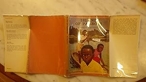 Image du vendeur pour Island of Parrots in RARE Color DustJacket of 3 Wholesome Looking Black Boys Wearing YeLLow, Red PiNk & White Paddling Canoe in Water, , Story of Two African Children Soni & Muka WHo LIVE By River Congo go on a Dangerous Expedition to the Island of Parr mis en vente par Bluff Park Rare Books