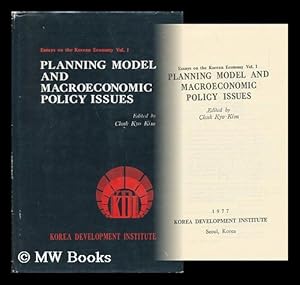 Bild des Verkufers fr Planning Model and MacRoeconomic Policy Issues / Edited by Chuk Kyo Kim zum Verkauf von MW Books Ltd.