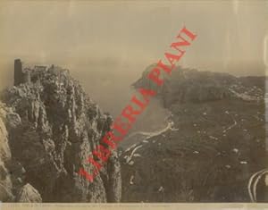 Bild des Verkufers fr Capri. Panorama con vista del Castello di Barbarossa e del Continente. zum Verkauf von Libreria Piani