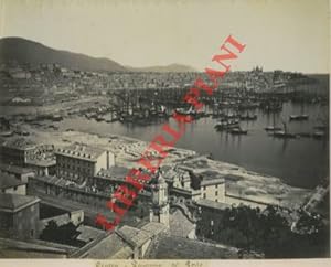 Genova. Panorama del porto.
