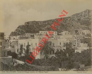 Bild des Verkufers fr Isola di Capri. Veduta del villaggio omonimo con l'Albergo Pagano. zum Verkauf von Libreria Piani