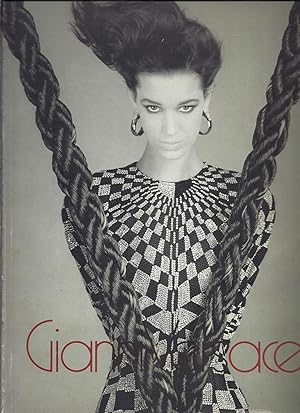 Collezione Uomo e Donna. Autunno - Inverno 1986/87 Gianni Versace visto da Richard Avedon.