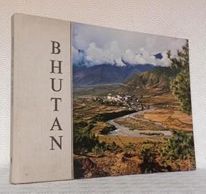 Bild des Verkufers fr Bhutan. A Physical and Cultural Geography. zum Verkauf von Bouquinerie du Varis