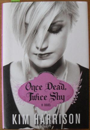 Imagen del vendedor de Once Dead, Twice Shy: A Novel a la venta por Reading Habit