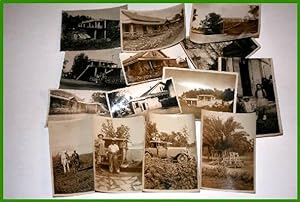 Lot de 14 photographies anciennes originales de Madagascar représentant des vues de maison de Tam...