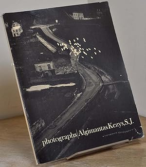 Image du vendeur pour PHOTOGRAPHS. mis en vente par Kurt Gippert Bookseller (ABAA)