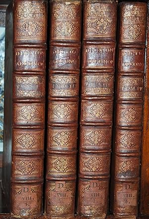 Bild des Verkufers fr Dictionnaire Economique, contenant divers moyens d'augmenter son bien, et de conserver sa sant avec pluisiers remedes assurez et prouvez, quantit de moyens pour lever, nourrir, qurir & faire profiter toutes fortes d'animaux. Pche & Chasse. zum Verkauf von BALAGU LLIBRERA ANTIQURIA