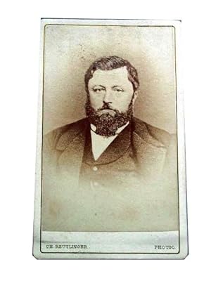 Bild des Verkufers fr Charles REUTLINGER - PARIS. Photographie XIX me format carte de visite (CDV), reprsentant un homme.barbu zum Verkauf von JOIE DE LIRE