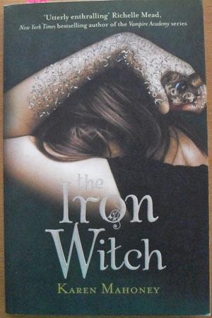 Imagen del vendedor de Iron Witch, The a la venta por Reading Habit