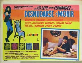 Seller image for Desnudarse y morir [movie poster]. (Cartel de la pelcula). for sale by Wittenborn Art Books