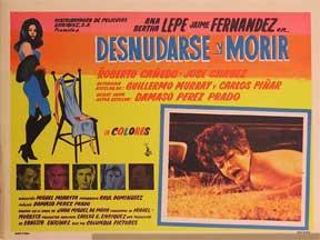 Seller image for Desnudarse y morir [movie poster]. (Cartel de la pelcula). for sale by Wittenborn Art Books