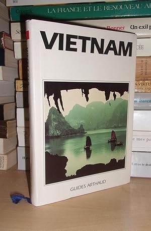 Immagine del venditore per VIETNAM venduto da Planet's books