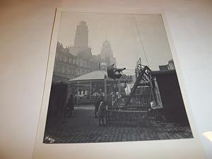 Imagen del vendedor de PHOTOGRAPHIE ORIGINALE DE CALAIS : BALANCOIRE PLACE D'ARMES - 1928 - a la venta por Librairie Guimard