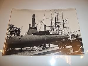 Imagen del vendedor de PHOTOGRAPHIE ORIGINALE DE CALAIS : Bateau de course automobile faisant les Essais pour la Traverse du Dtroit (Course de Canots automobiles entre Calais et Douvres, le 5 aot 1904) - 1904- a la venta por Librairie Guimard