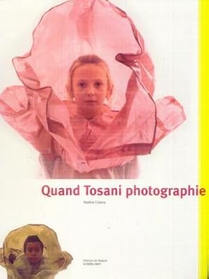 QUAND TOSANI PHOTOGRAPHIE, AVEC UN POSTER EN COULEURS. (Weight= 268 grams)