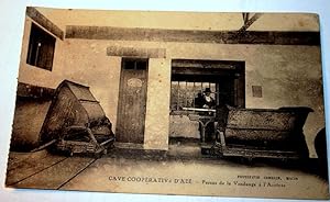 Image du vendeur pour Carte Postale ancienne CAVE COOPERATIVE D'AZE - Pesage des vendange  l'arrive mis en vente par JOIE DE LIRE
