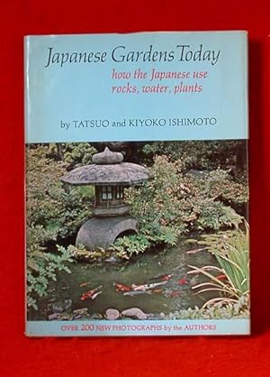 Image du vendeur pour Japanese Gardens Today mis en vente par Bruce Irving
