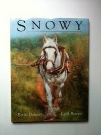 Imagen del vendedor de Snowy a la venta por WellRead Books A.B.A.A.