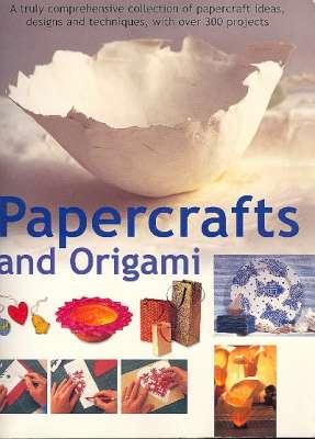 Immagine del venditore per Papercrafts and Origami : A Truly Comprehensive Collection of Papercraft Ideas, Designs and Techniques, with over 300 Projects. [Papier-mache; Decoupage; Paper Cutting & Collage; Decorating Paper; Paper Construction; Origami] venduto da Joseph Valles - Books