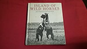 Seller image for ISLAND OF WILD HORSES for sale by Betty Mittendorf /Tiffany Power BKSLINEN