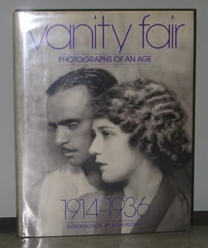 Imagen del vendedor de Vanity Fair: Photographs of an Age, 1914 - 1936 a la venta por Exquisite Corpse Booksellers