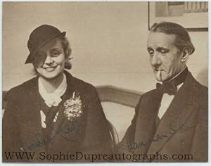 Magazine photo of the two seated together, half length, (Evelyn, 1900-1996, Musical Comedy Star) ...