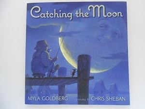 Imagen del vendedor de Catching the Moon a la venta por Lindenlea Books