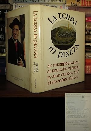 Imagen del vendedor de LA TERRA IN PIAZZA Signed 1st a la venta por Rare Book Cellar