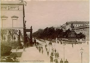 Imagen del vendedor de Berlin. Die Strae Unter den Linden vom Opernplatz aus gesehen. a la venta por Antiquariat Gnter Hochgrebe